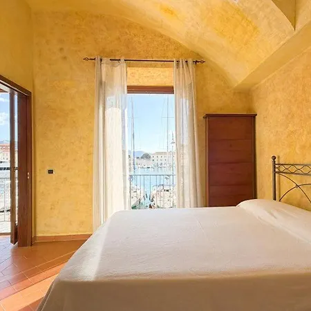 Lungomare - Helloelba بيت للعطل *