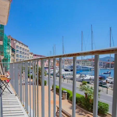 Hébergement de vacances Lungomare - Helloelba *